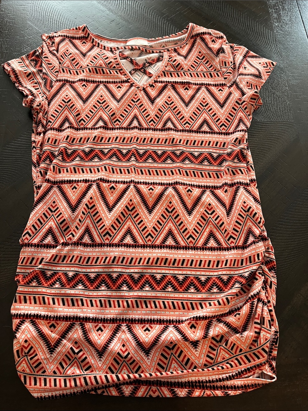 Womens Short Sleeve Geo Print Top in Coral and Black